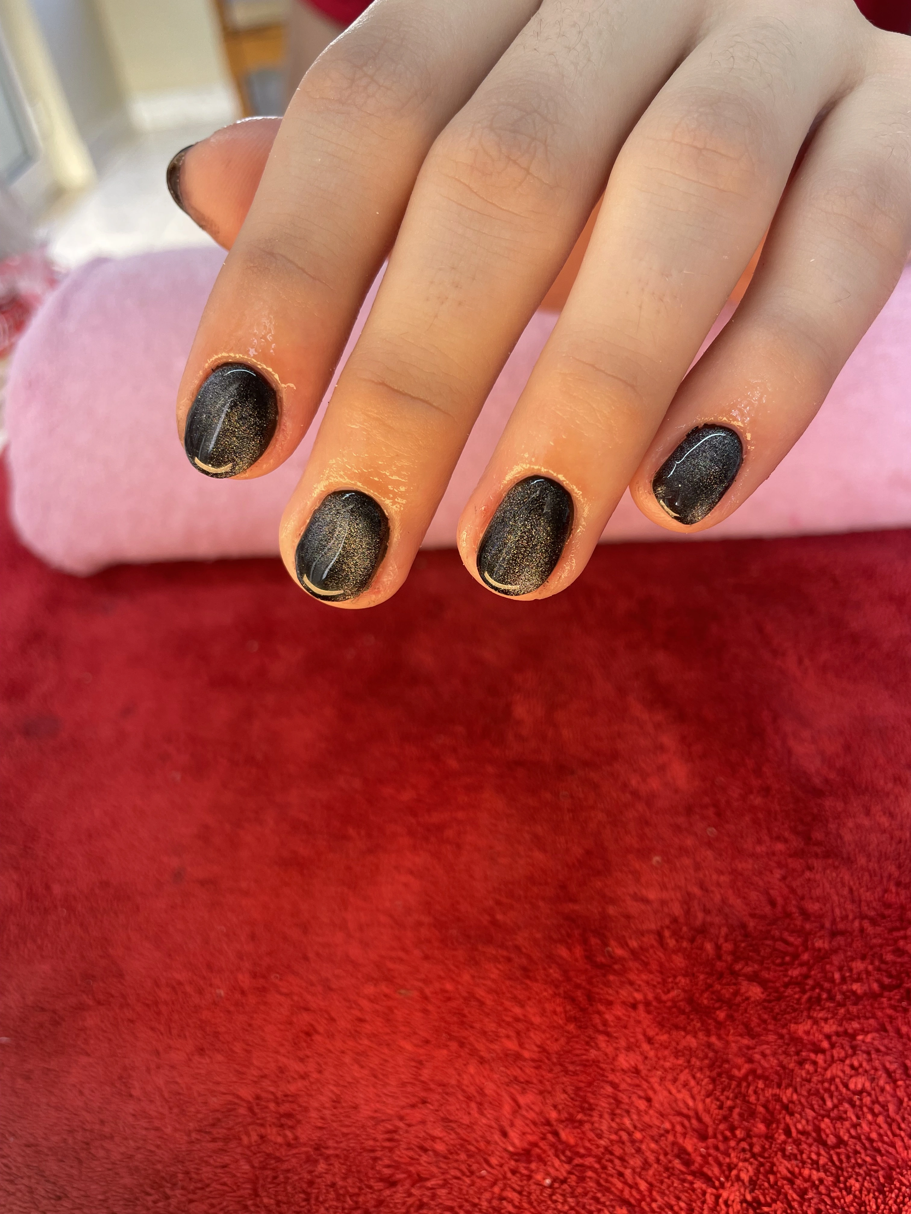 Uñas estilo ombré con decoración