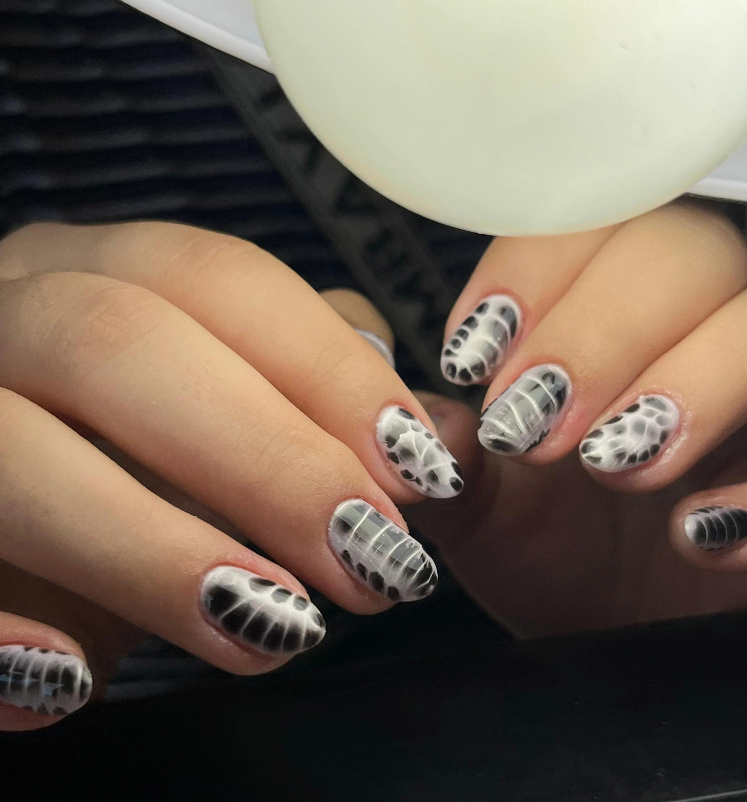 Manicura clásica reinventada con toques modernos