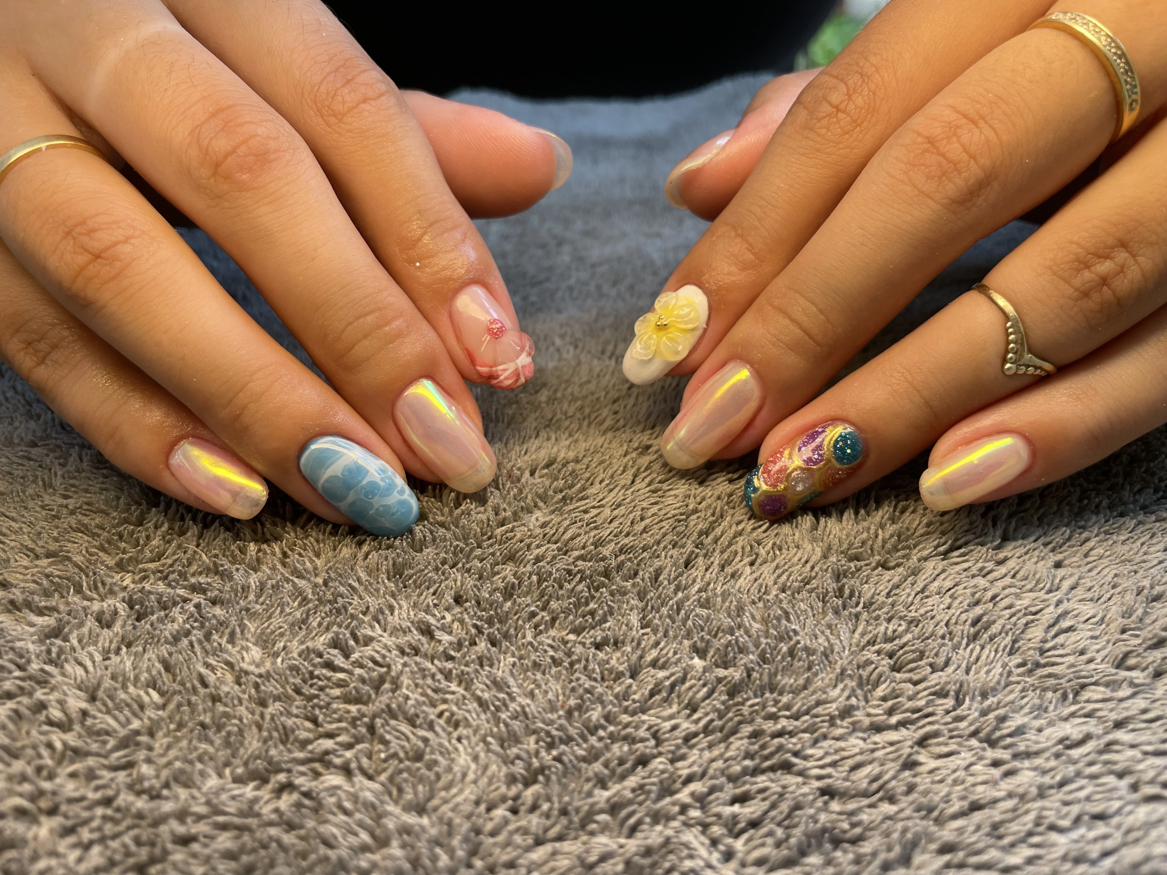 Manicura rubber base con decoración